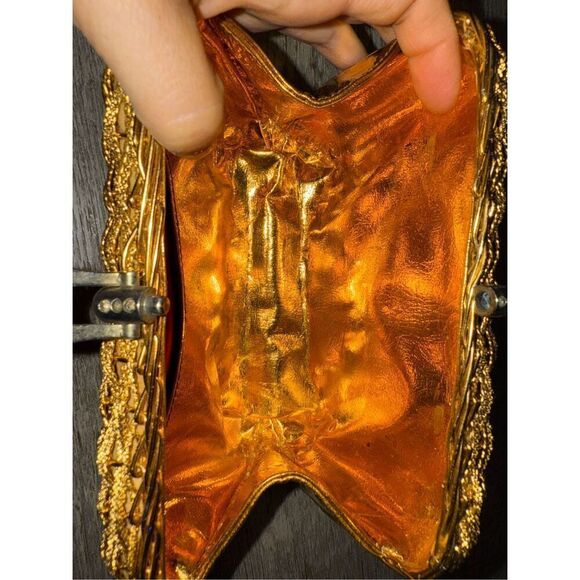 Vintage koret gold metal woven clutch - Picture 4 of 12